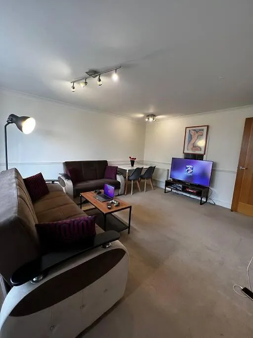 Stylish One Bedroom Flat Furnished London