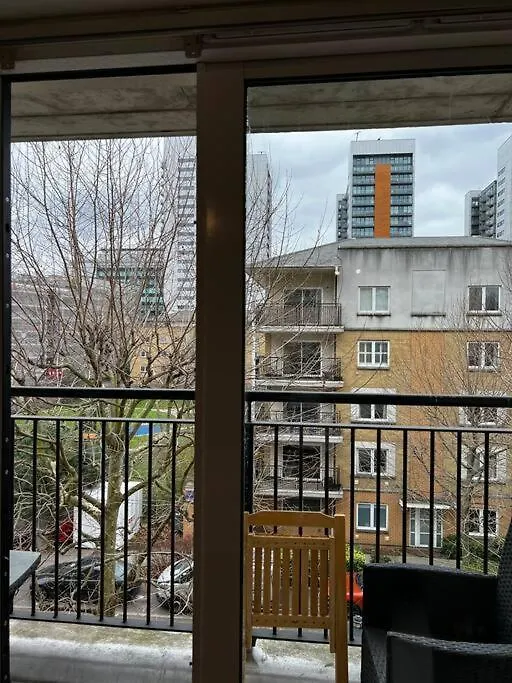 Apartment Stylish One Bedroom Flat Furnished London