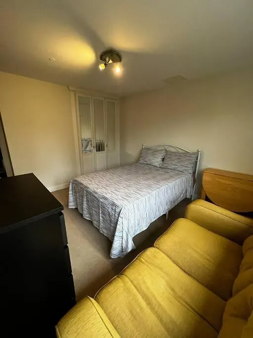 Stylish One Bedroom Flat Furnished London 0*,
